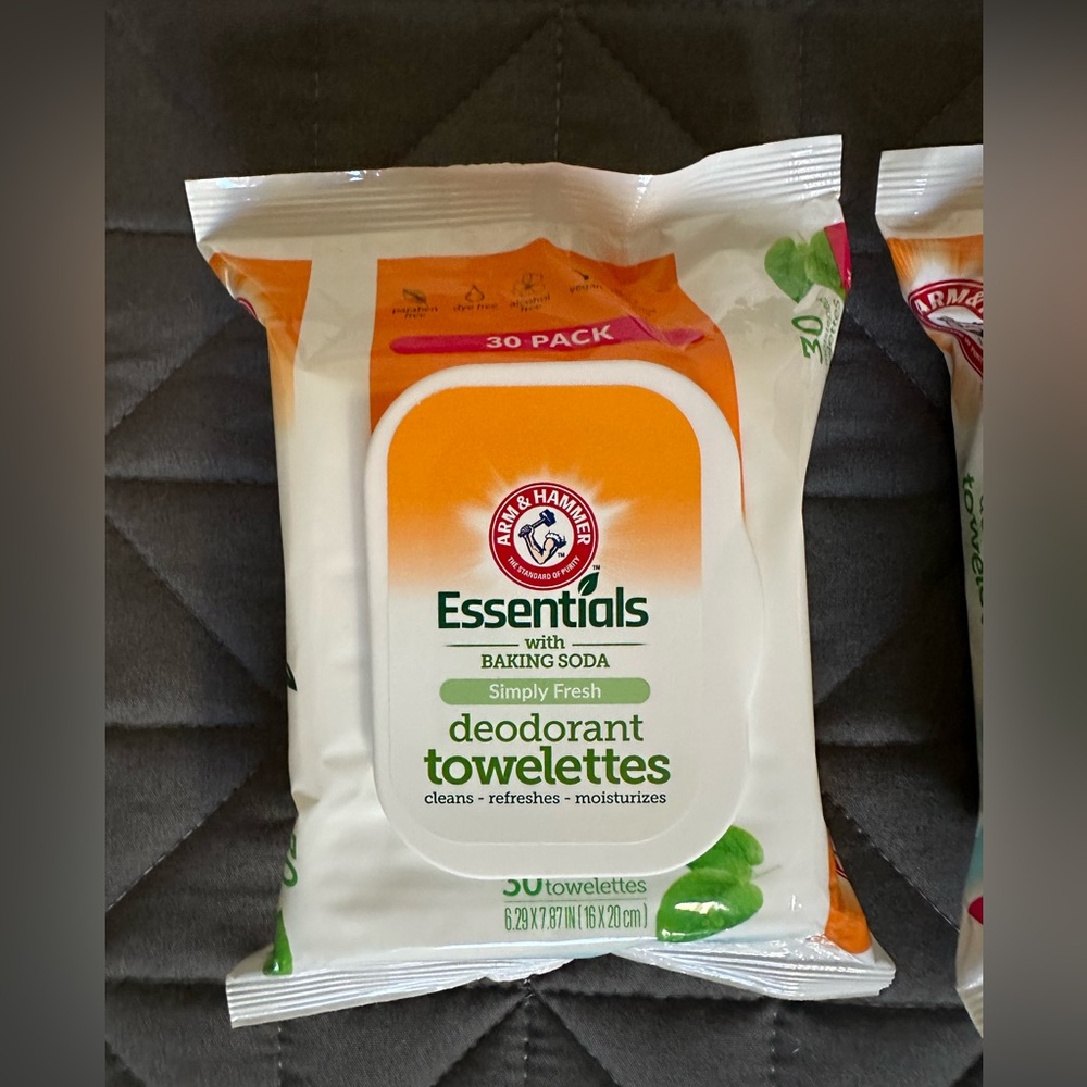 Arm & Hammer Essentials Deodorant wipes Simply Fresh scent - Picture 2 of 5